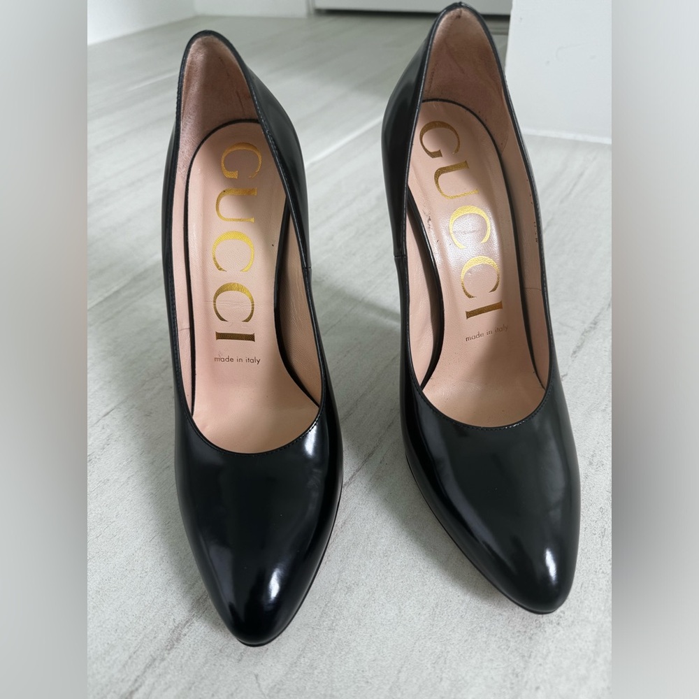 GUCCI leather pumps Size 7 (37)